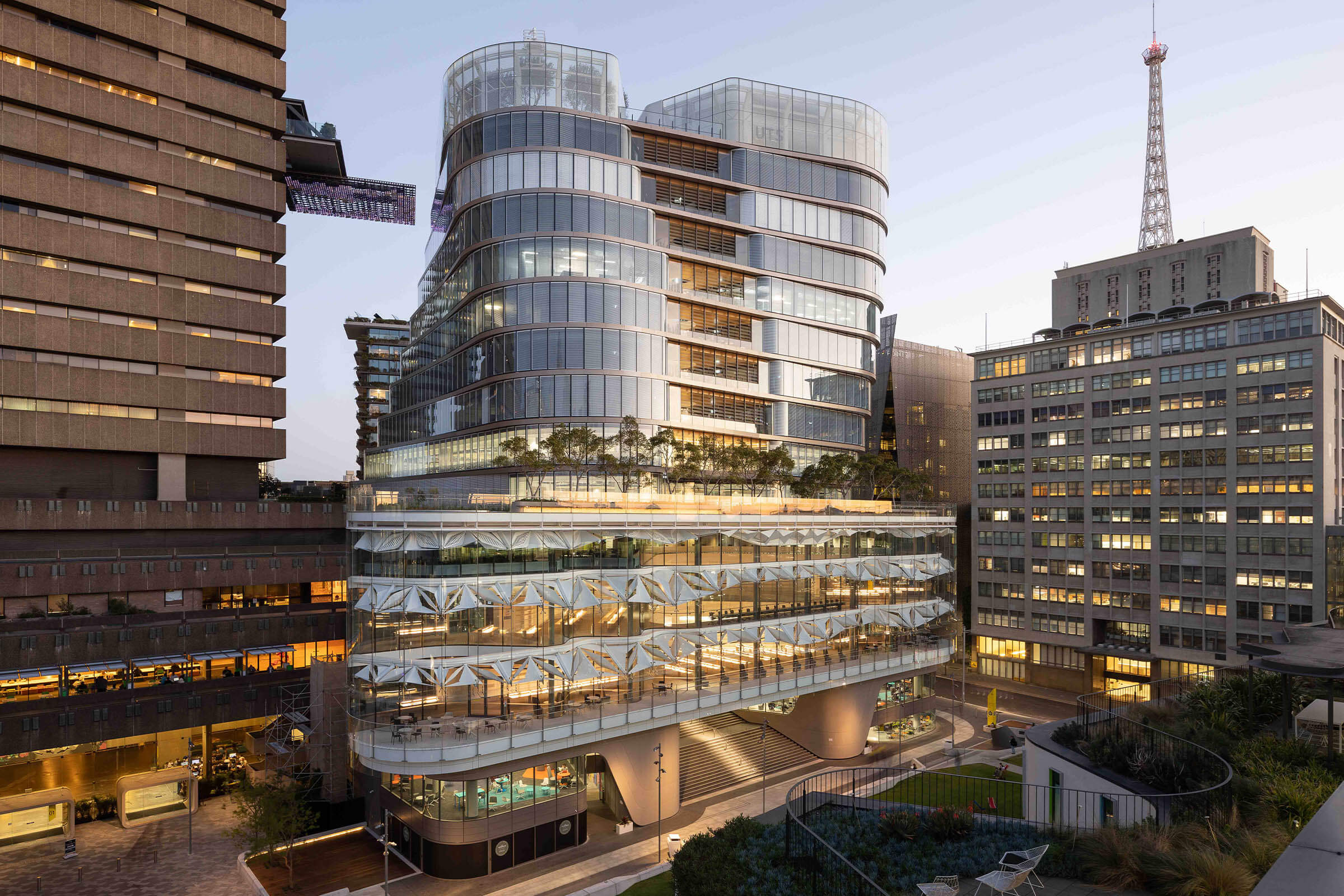 001-Hero-image-aerial-image-at-dusk-of-development-UTS-Central-Richard-Crookes-Constructions-Education-Tertiary-Health-and-Life-Sciences