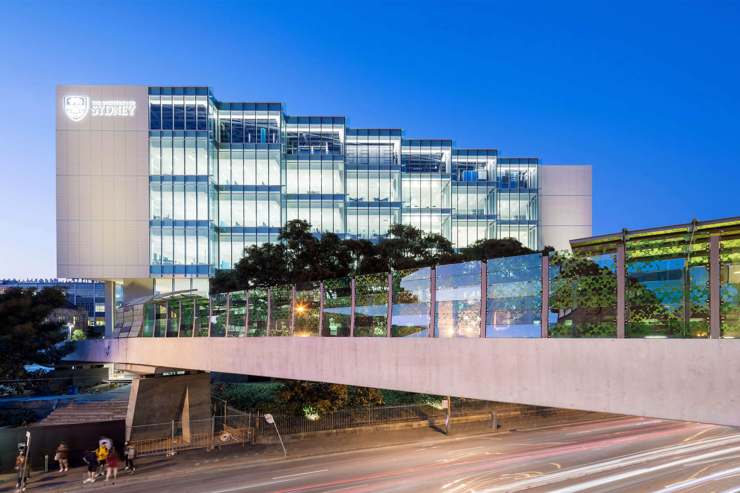 001-Hero-image-building-lit-at-night-LEES-Building-Richard-Crookes-Constructions-Life-Sciences-Health
